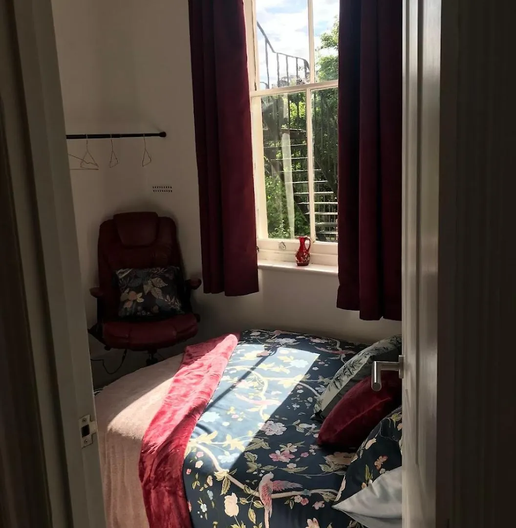 Stylish Apartment In برايتون