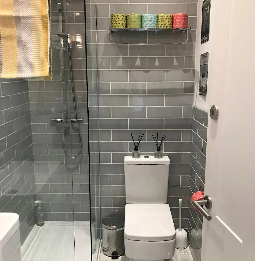 Stylish Apartment In برايتون